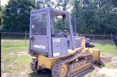 Komatsu D32E-1A/P-1A Crawler Dozer Operation & Maintenance Manual S/N P076093-UP PDF Download - Manual labs